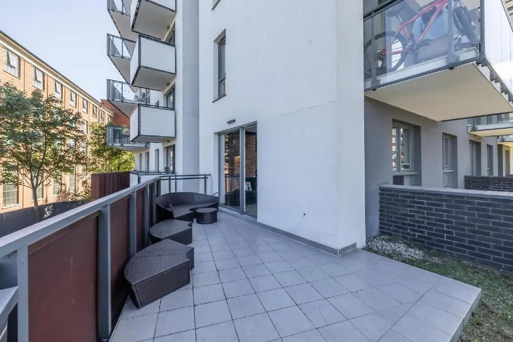 Stylish Shipyard Apartments Гданьск